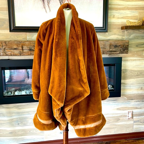 Jackets & Blazers - Fashion faux fur brown coat. Size M